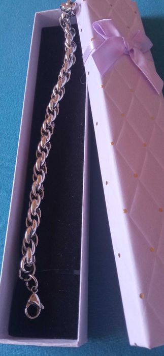 Сребърна гривна за дама. 8 налични модели.В подаръчна кутия.