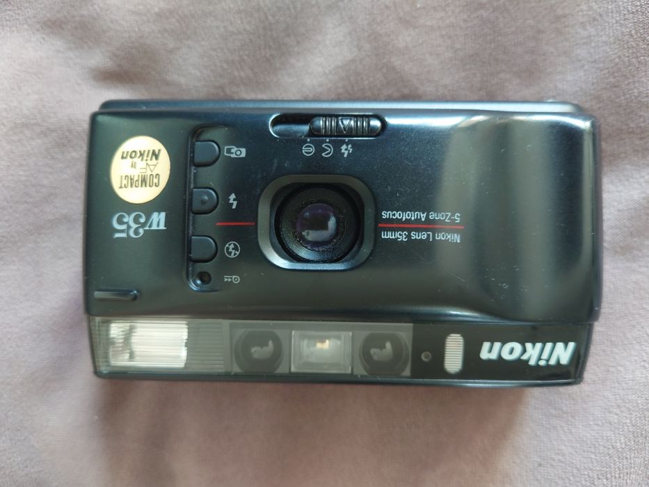 Aparat foto compact Nikon W35