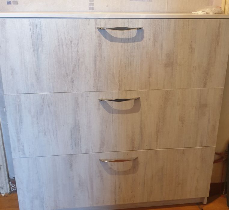 Продам шкаф в прихожую