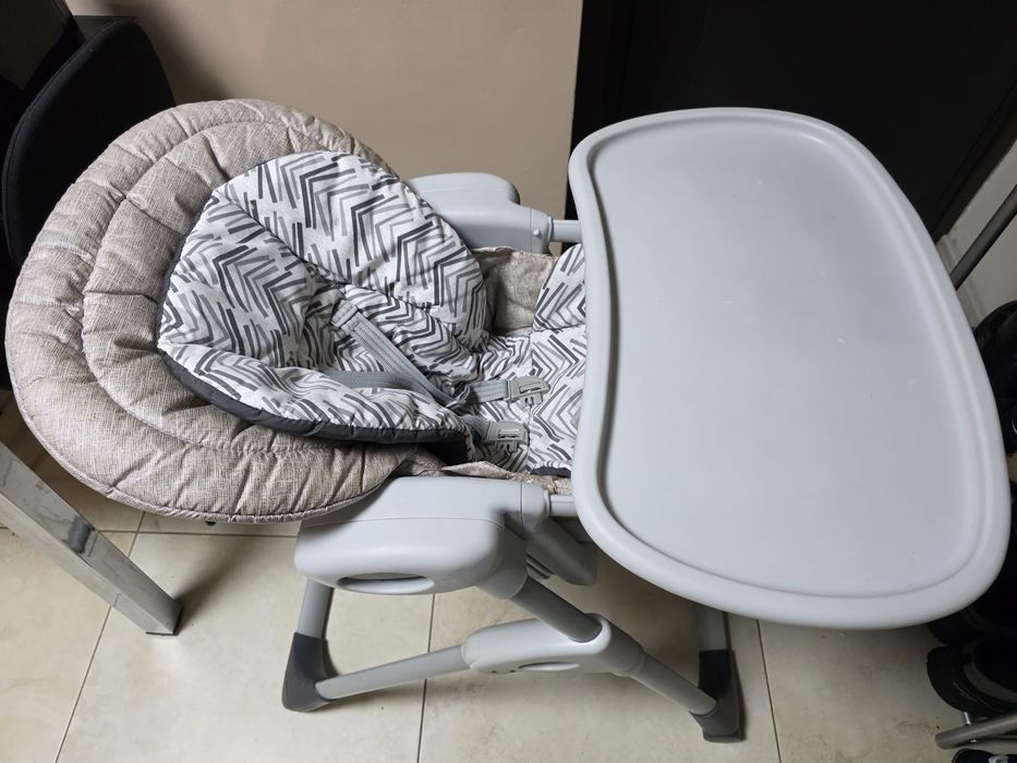Scaunel de masa bebe Joie reglabil