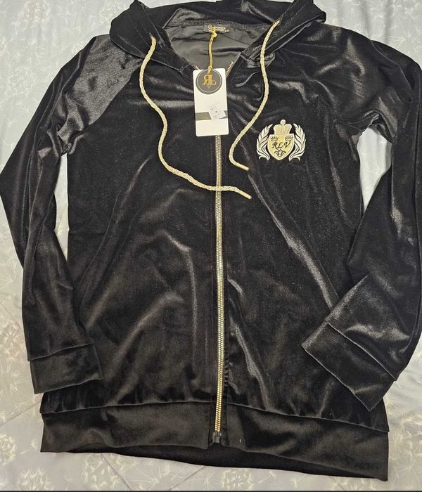 продавам нов, плюшен анцуг