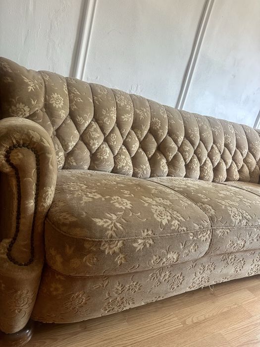 Vand canapea+fotoliu model chesterfield in stare buna