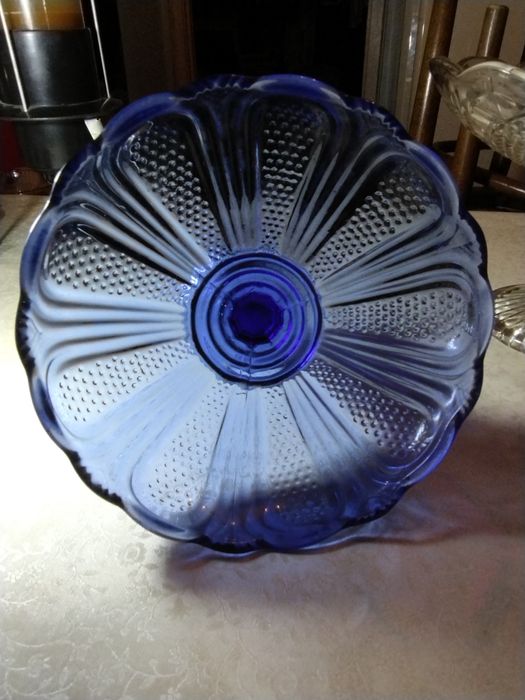 Интерьер для дома, красивые старинные вазы