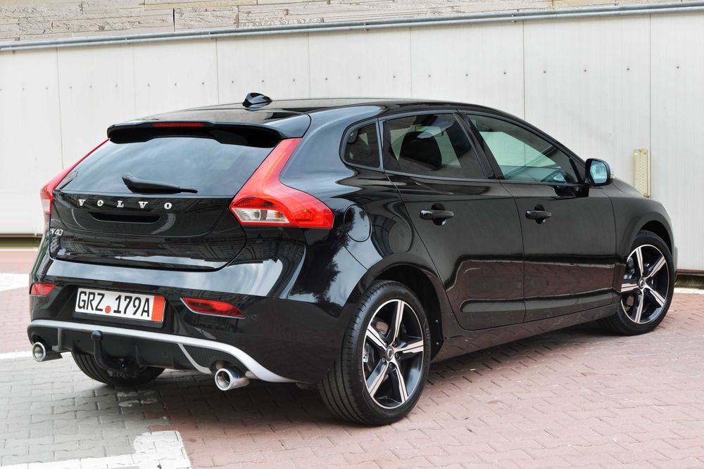 Volvo V40 / R-Design / Keyless / Panoramic
