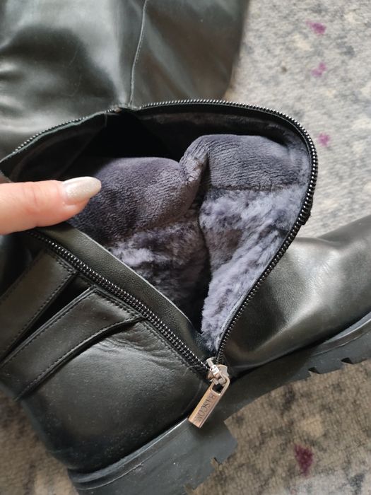 Продам зимние сапоги