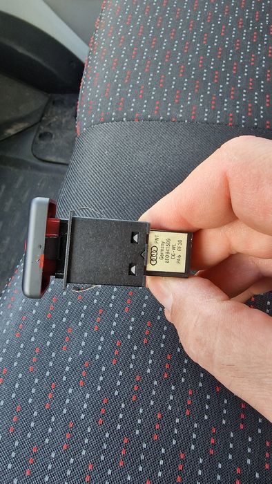 Бутон/ копче за аварийни светлини за ауди а4 б6, б7