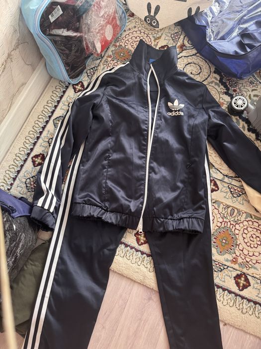 Женский спорт костюм адидас