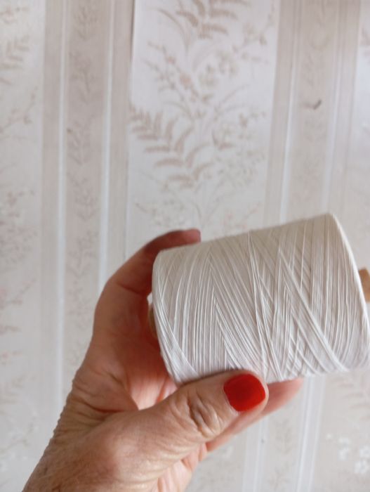 Нитки швейные в бобинах и катушках