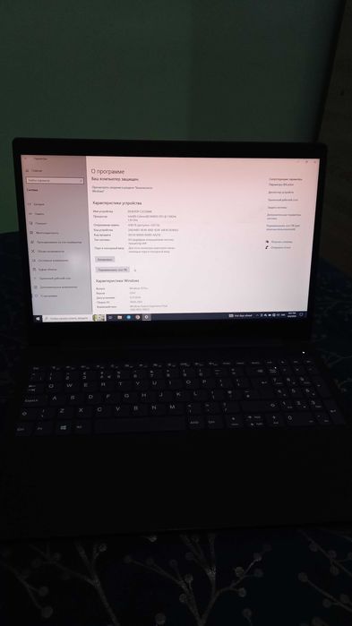 Noutbook sotiladi srochni