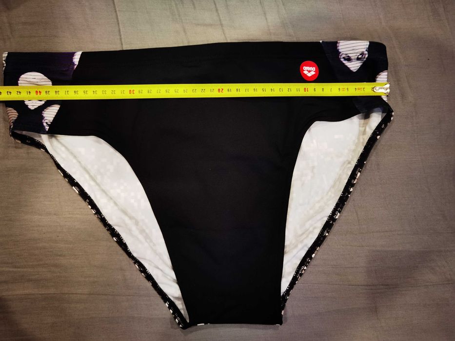 Arena - мъжки бански