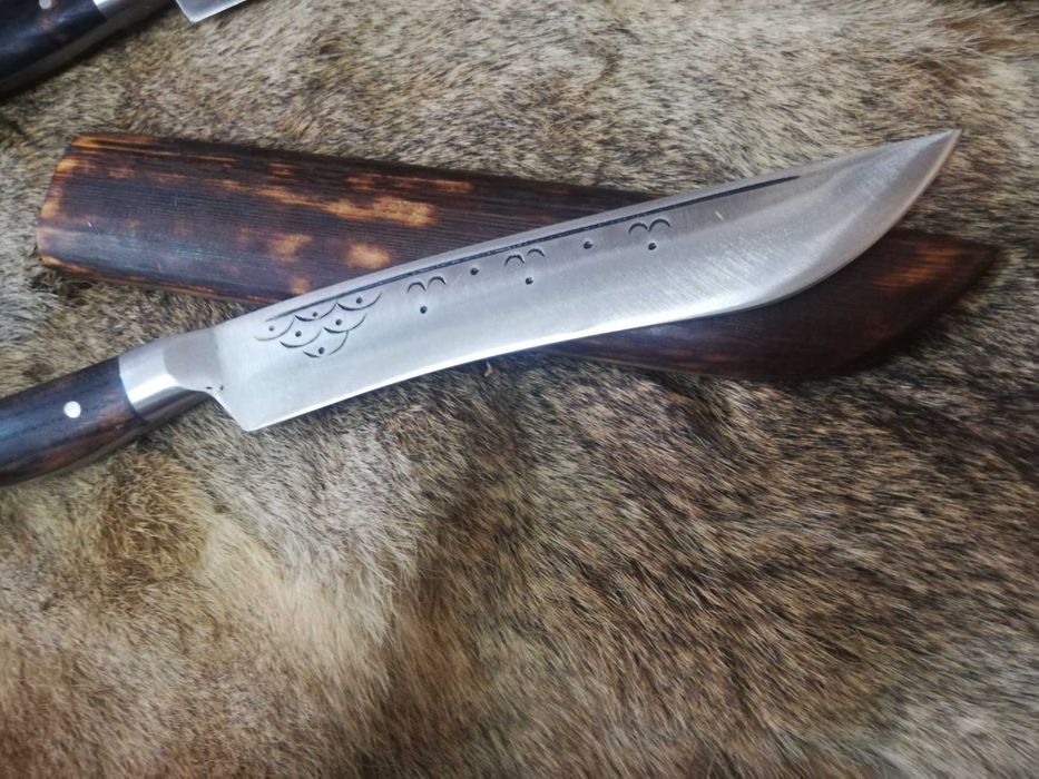 Масивен Нож Каракулак,Острие с дървена кания за възстановки