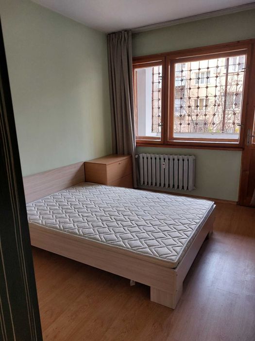 Дава се под наем Тристаен апартамент в София, Оборище - 90 кв.м за 700 € - Снимка #2