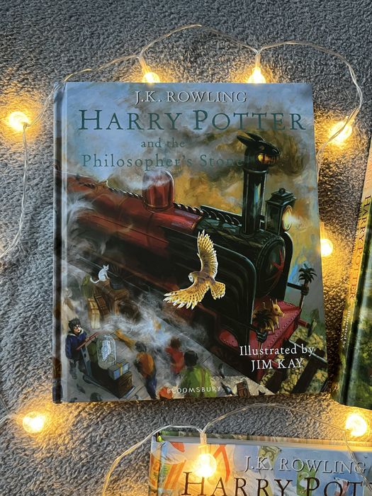 Книги Гарри Поттер с иллюстрациями