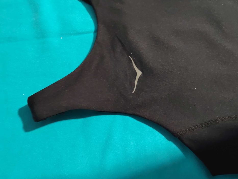 HOKA ELARO bustiera sutien sport, mărimea M