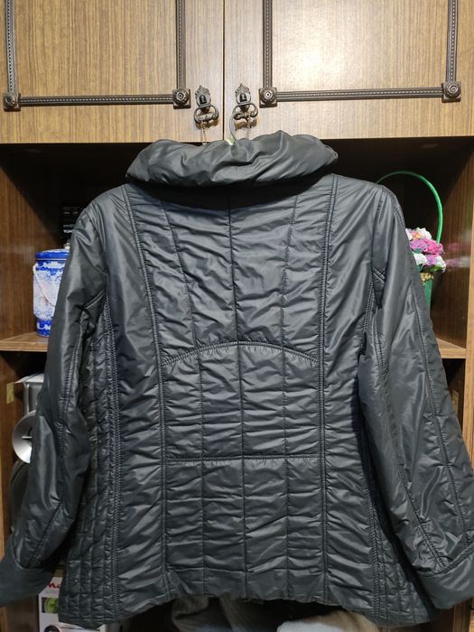 Продам женскую куртку