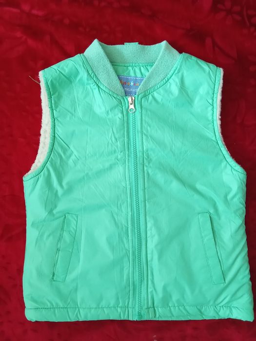 Безрукавка для девочек 3-4-5лет