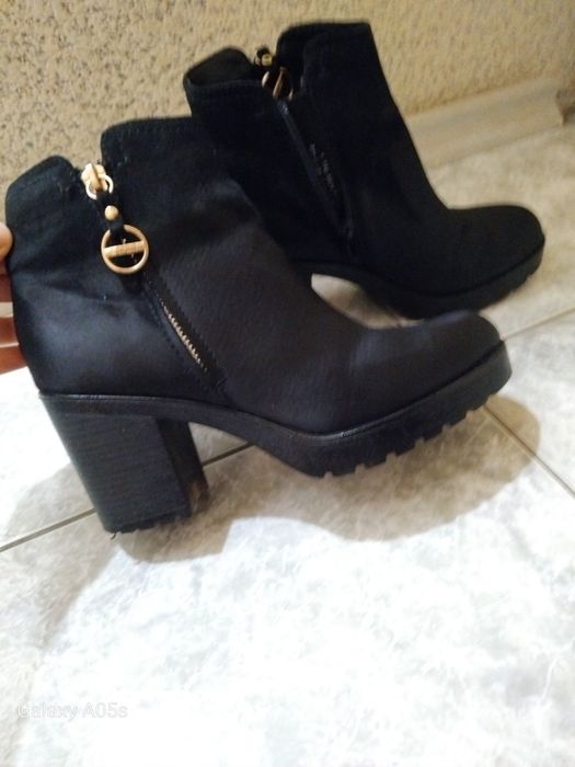 Велурени дамски боти р-р 37