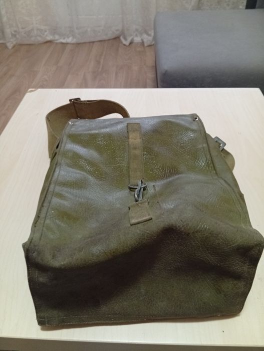 Măști de gaze epoca Ceaușescu – set 2 bucăți, stare impecabilă