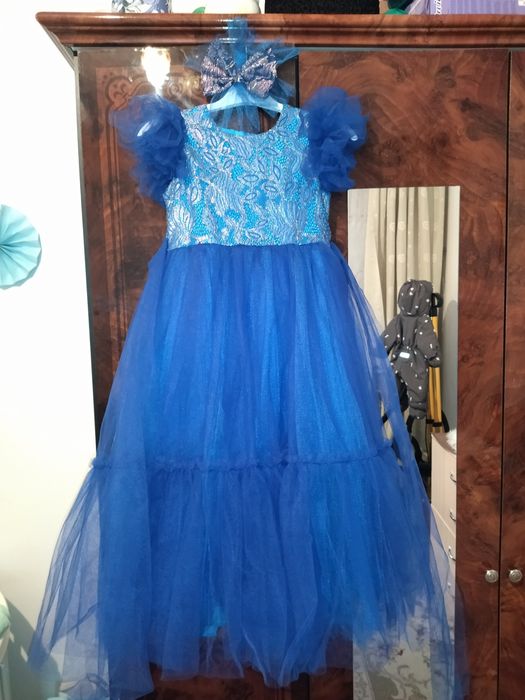 Нарядное платье для девочки