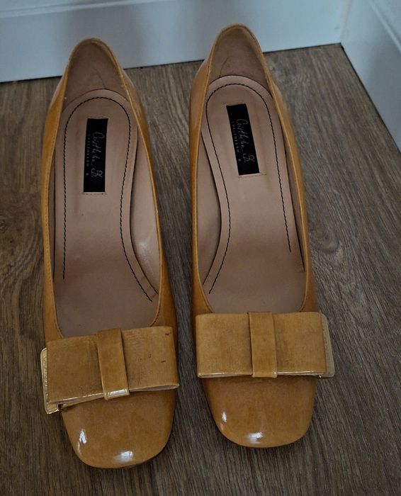 Pantofi piele mussete culoarea  galben mustar