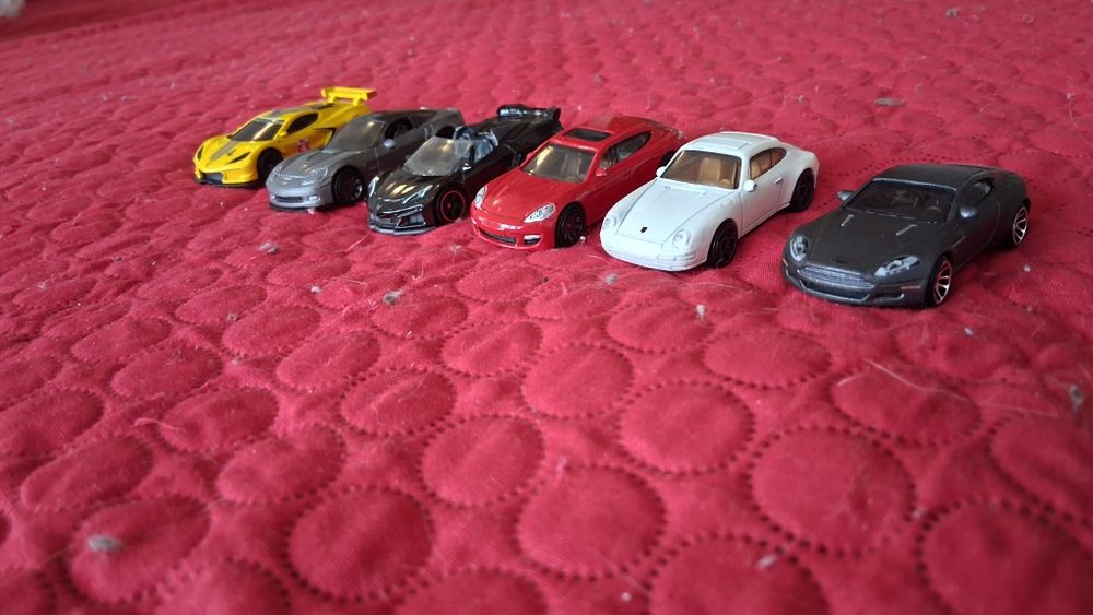 Hot wheels:  модели
