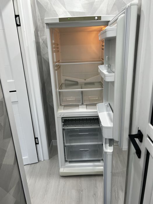 Холодильник Indesit