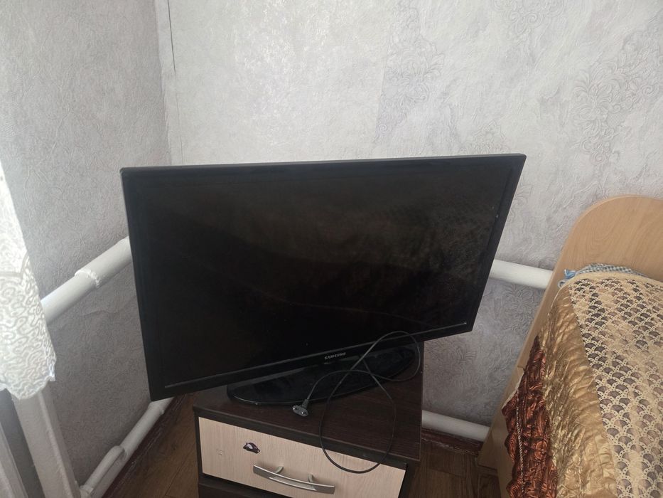 Продам б/у телевизор