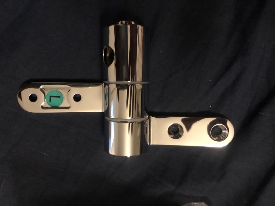 Панти за тоалетна дъска с "soft close" механизъм