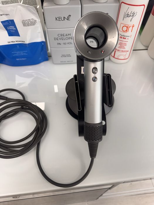 Uacator par Dyson profesional HD 11