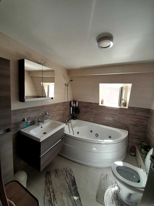 Vând apartament 2 camere.