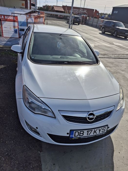 Opel astra j  2012