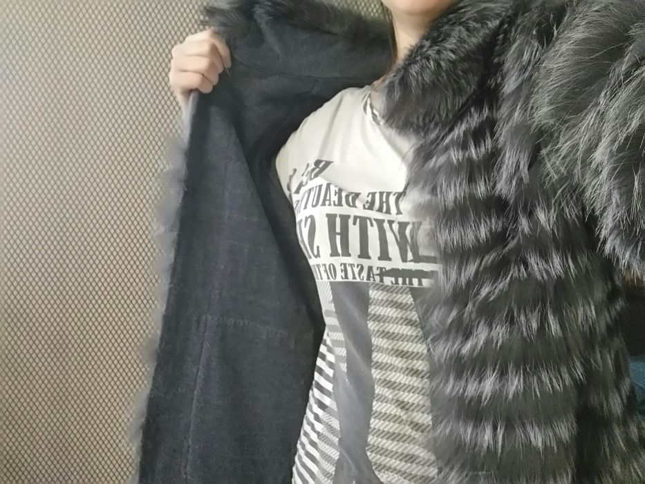 Продам шубу чернобурка на трикотаже