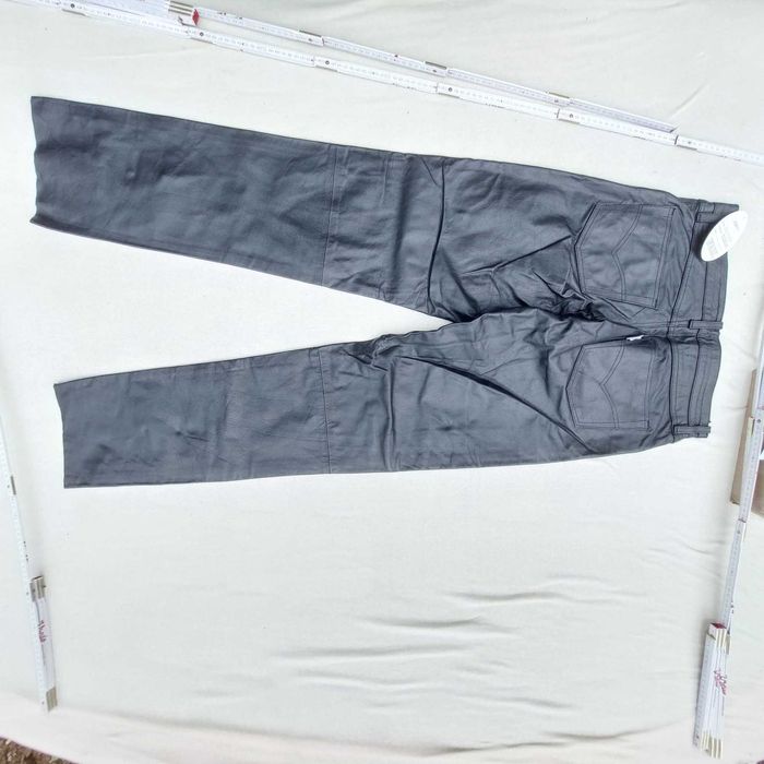 O sa vand pantaloni de piele pentru MOTO!!!
NOU! Germania!