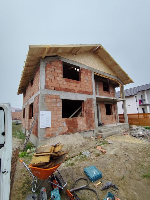 Constructor.Zugrav/zidar/Echipa de meseriasi in constructii