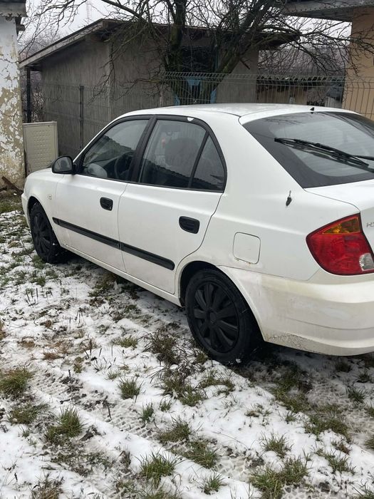 Hyundai accent 2003