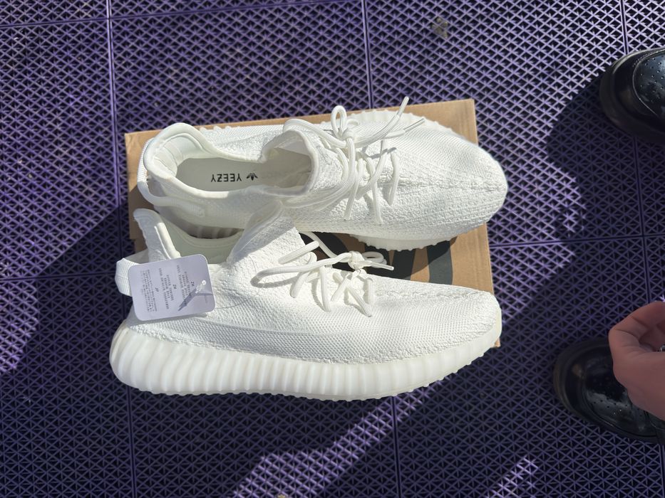 Yeezy 350v2 Triple White