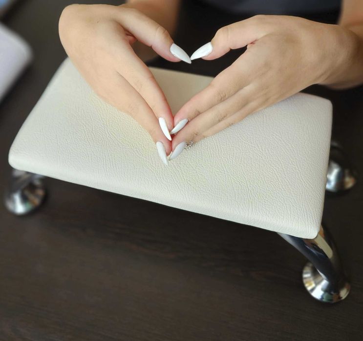 Поставка за маникюр