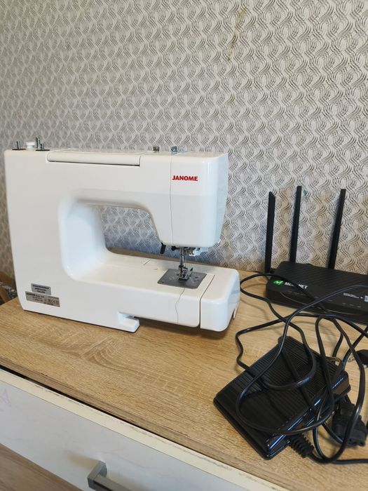 Швейная машинка Janome