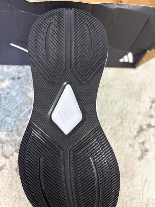 Продам кросовки адидас