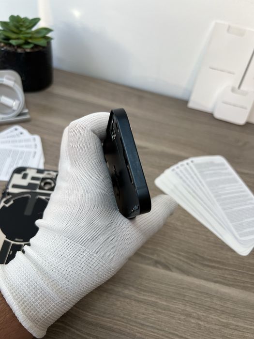 iPhone 14, на части - корпус, дисплей, батерия, камера и др.