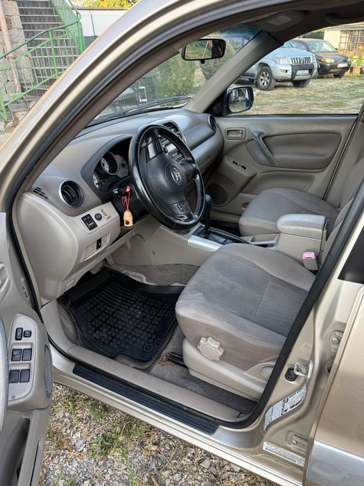 Toyota RAV4 2.4 бензин, автоматик, 4x4, 160 к.с. – 2004 г.