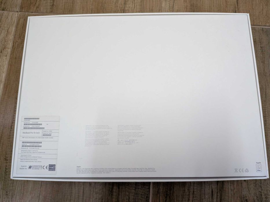 Кутия на MacBook Pro