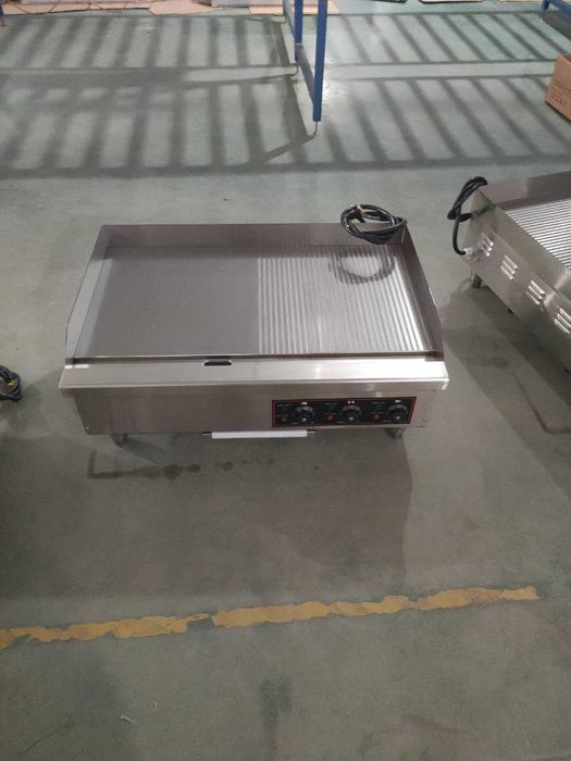 Plita profesionala gatit 380V 3 zone neteda sau neted si striat