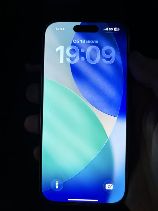 Продаю iphone 16 pro