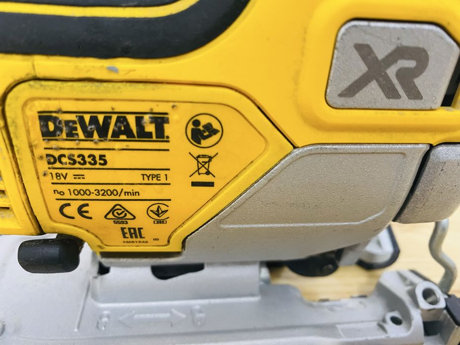Dewalt pendular DCS 335