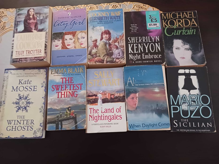 Учебници  и художествена литература на английски език и на немски език