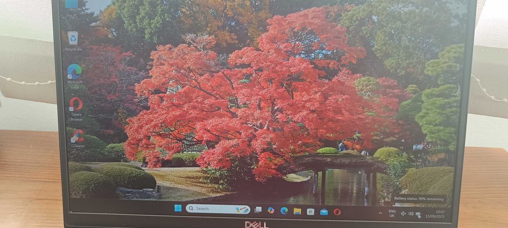 Продавам лаптоп Dell Latitude 7320 i-5