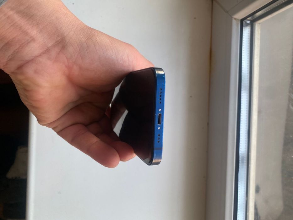 Продам айфон 12 64 гб