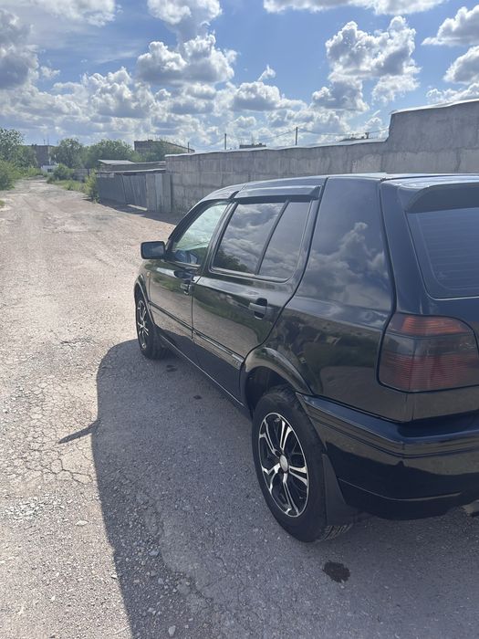 Продам машину Volkswagen golf 3