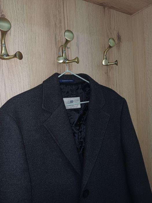 Фирменное пальто ROBERTO RIERA